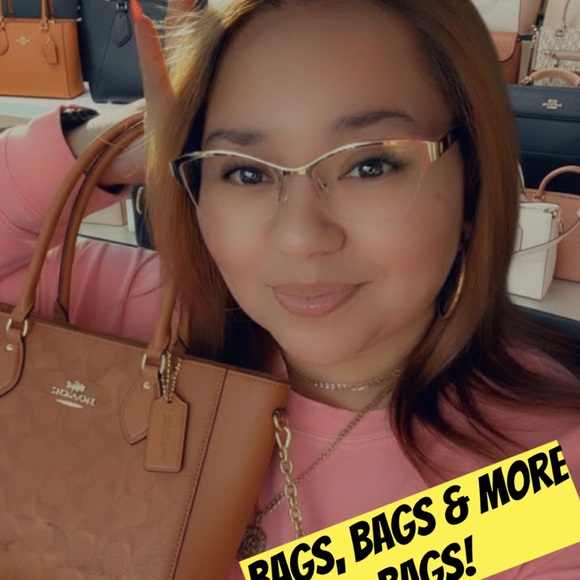 Coach Handbags - 💜LIKE TO GET NOTIFIED WHEN I
GO LIVE💜 DONT FORGET TO SHARE THIS OUT PLEASE!